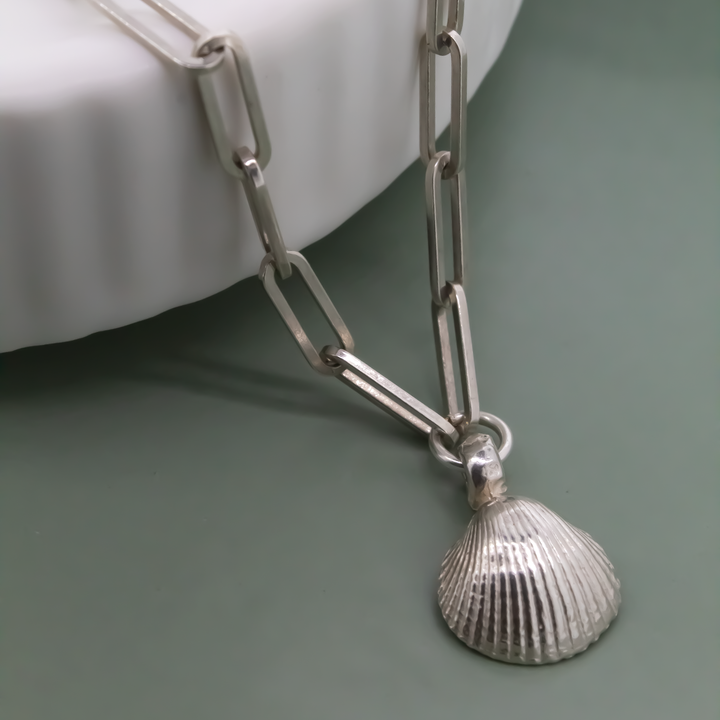 Shell Trace Chain Necklace