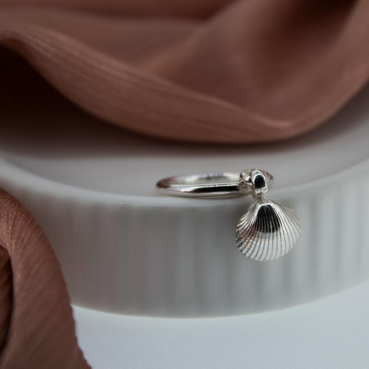 Shell Dangle Ring