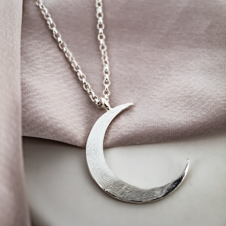 The Maxi Crescent Moon