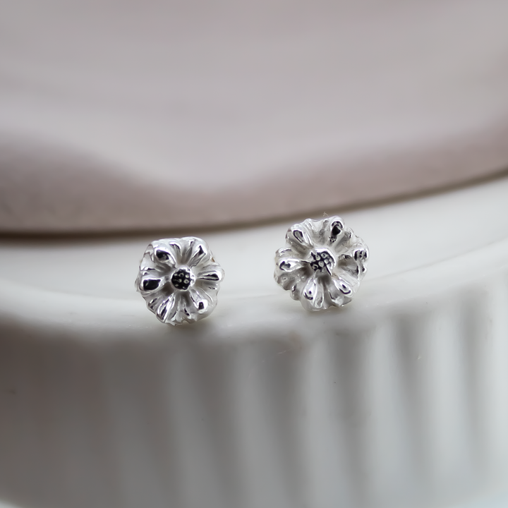Daisy Studs