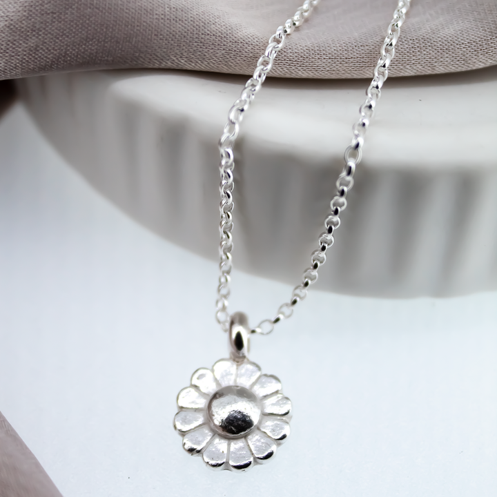 Daisy Necklace