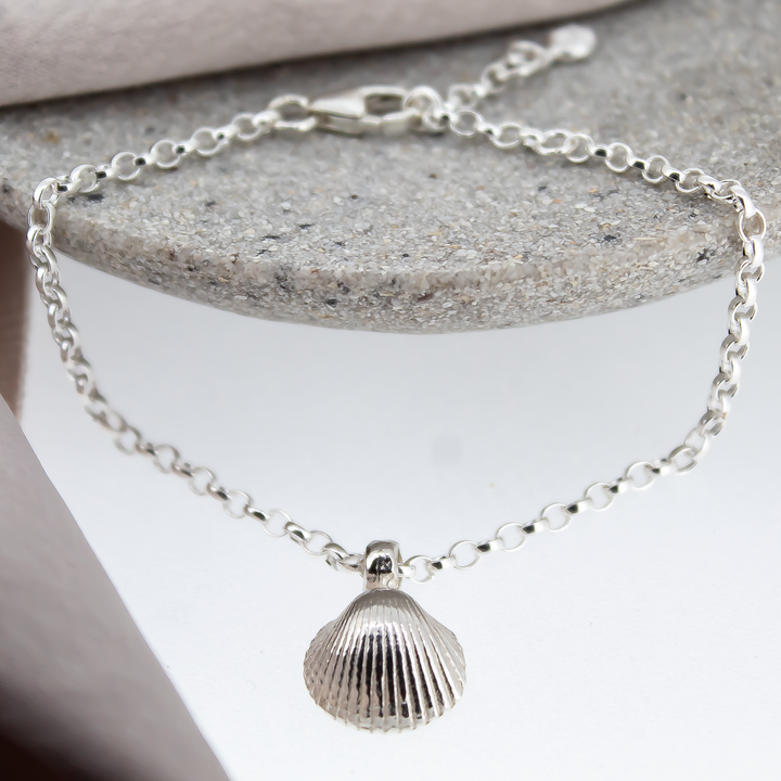 Shell Chain Bracelet