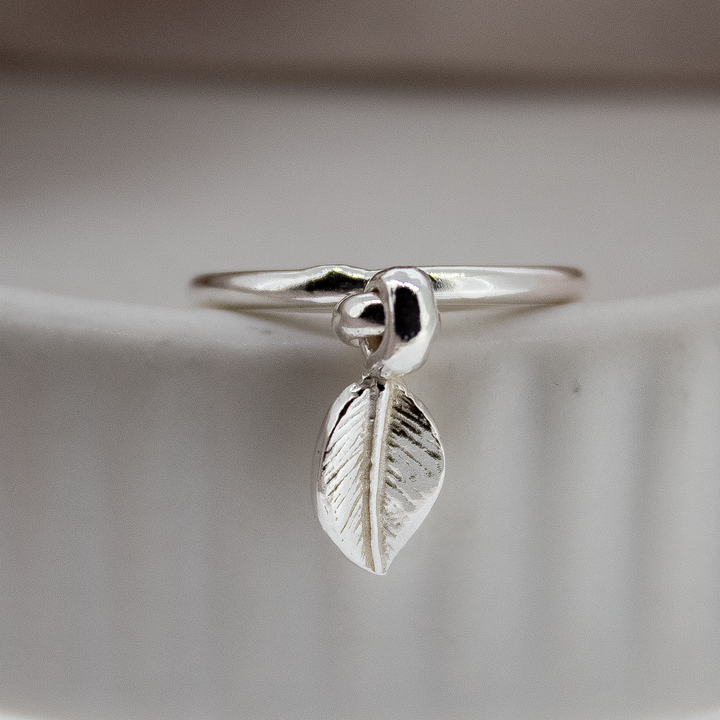 Leaf Dangle Ring