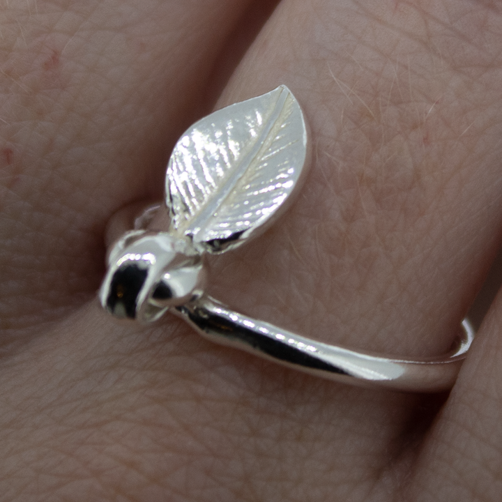 Leaf Dangle Ring