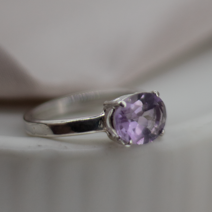 Pink Amethyst oval treasure ring