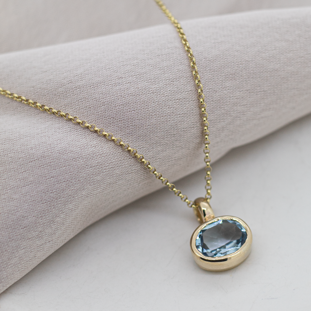 9ct Gold Topaz Necklace