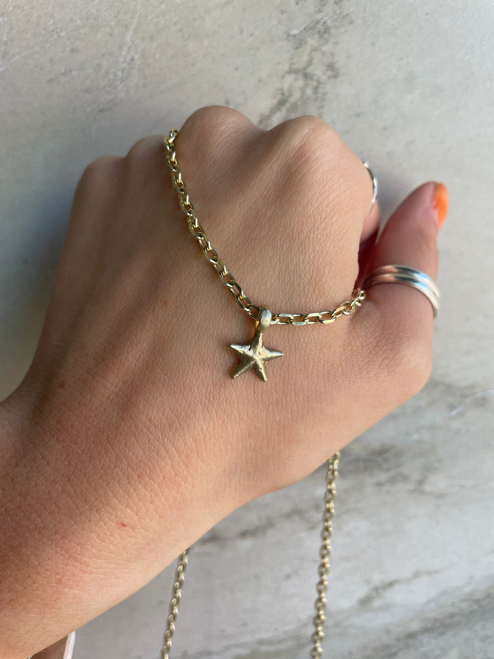 Gold Starfish Angle Trace Necklace