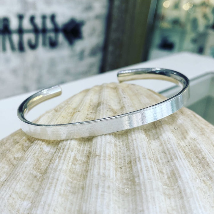 Luxury Curved Cuff