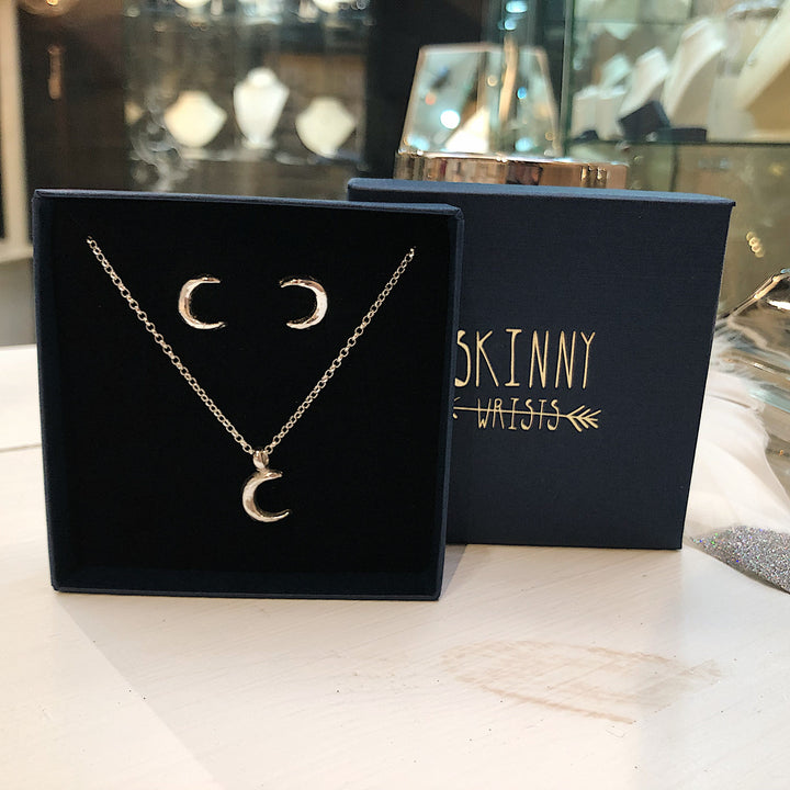 The Crescent Moon Set