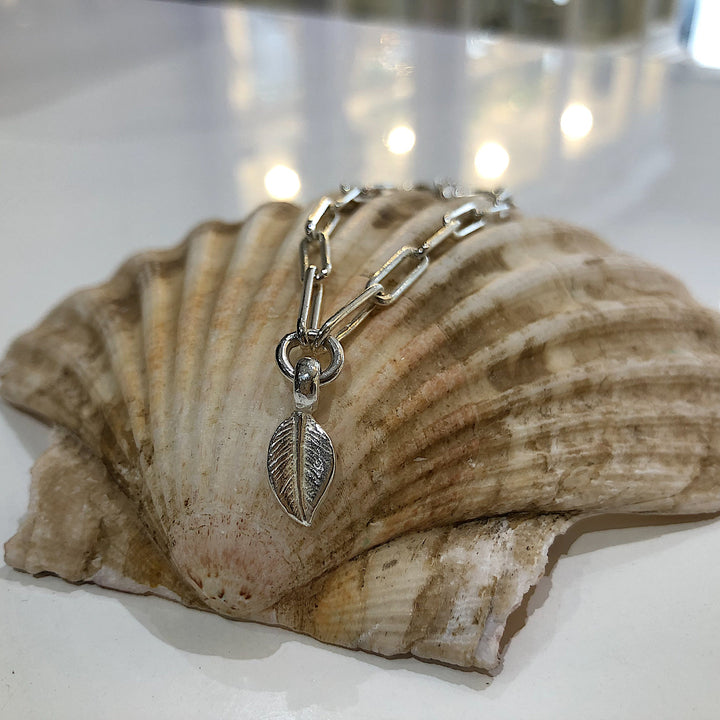 Leaf Trace Chain Bracelet