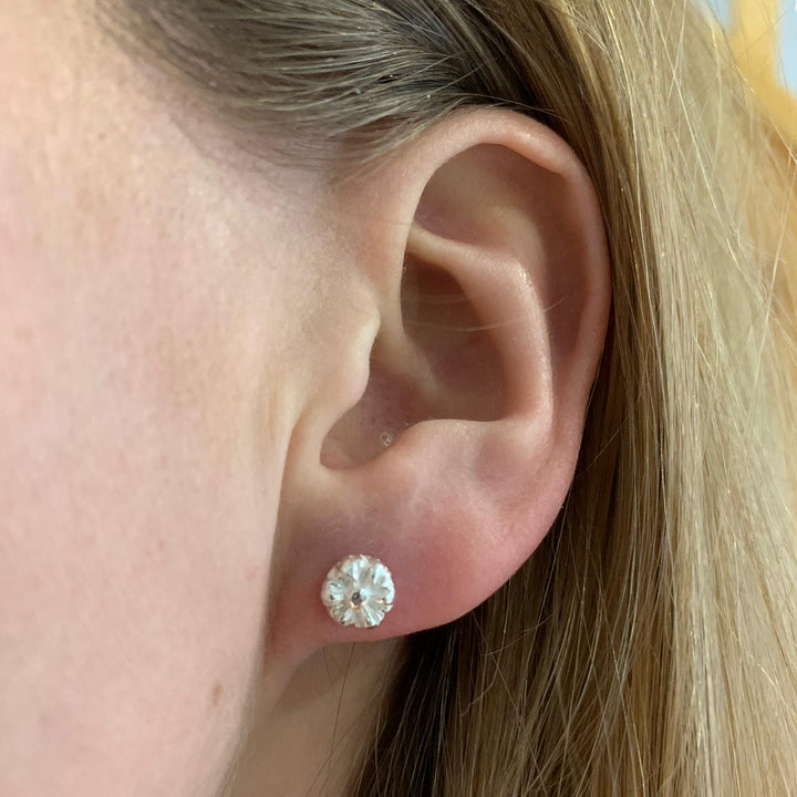 Daisy Studs