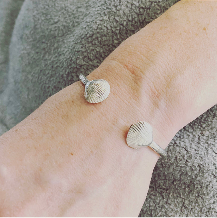 Charm Cuff Bangle - Shell