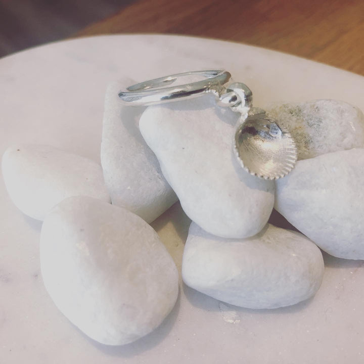 Shell Dangle Ring