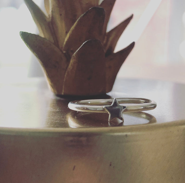 Skinny Mini Star Ring