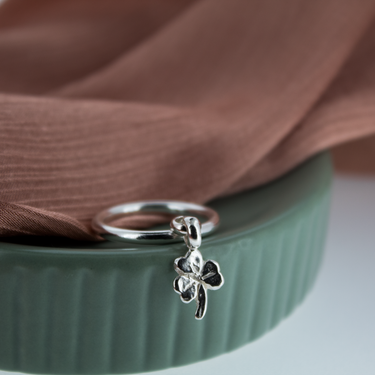 Lucky Clover Dangle Ring