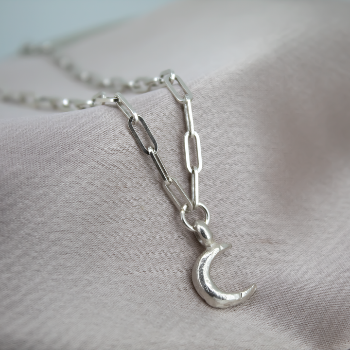 Crescent Moon Trace Chain Necklace