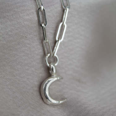Crescent Moon Trace Chain Necklace