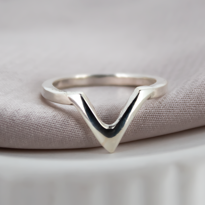 The V Ring