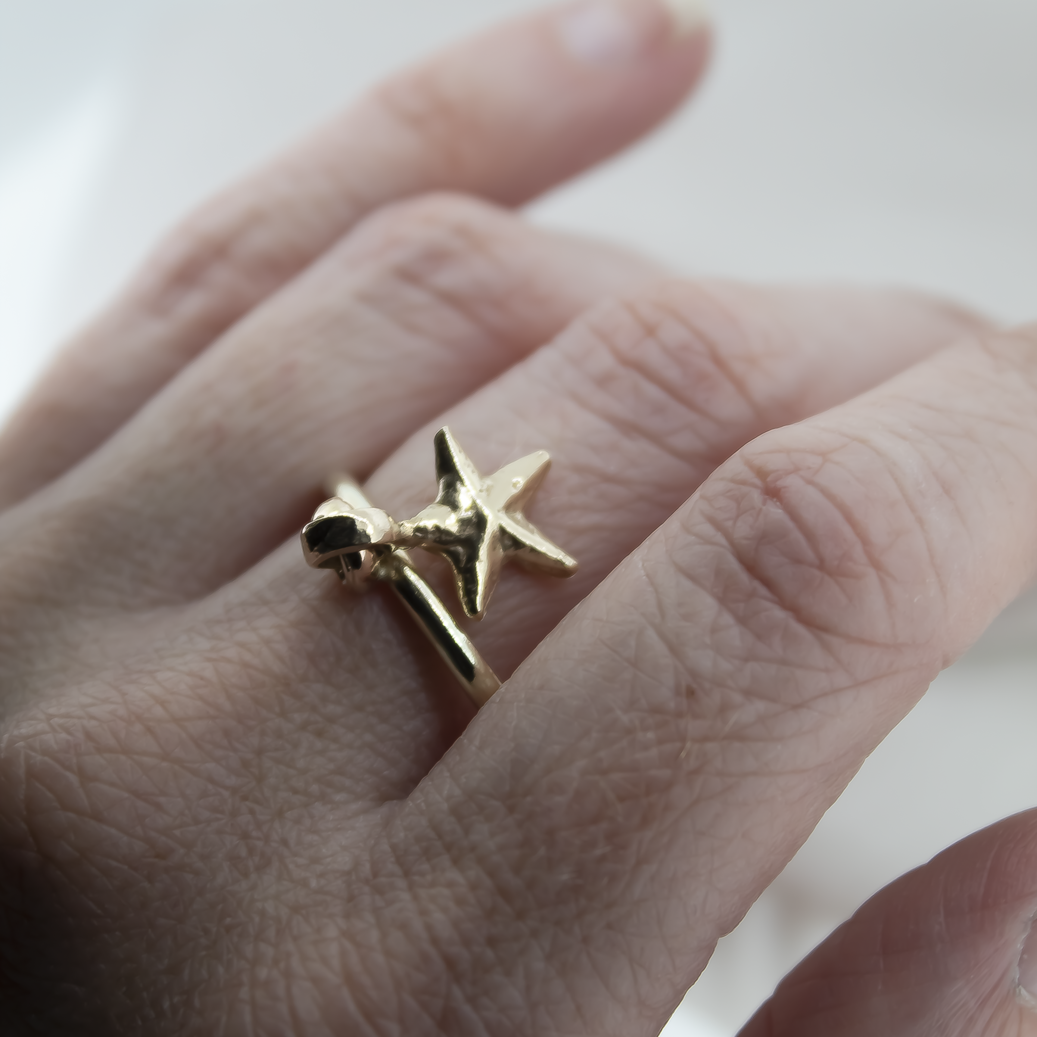 Gold Starfish Dangle Ring – Skinny Wrists