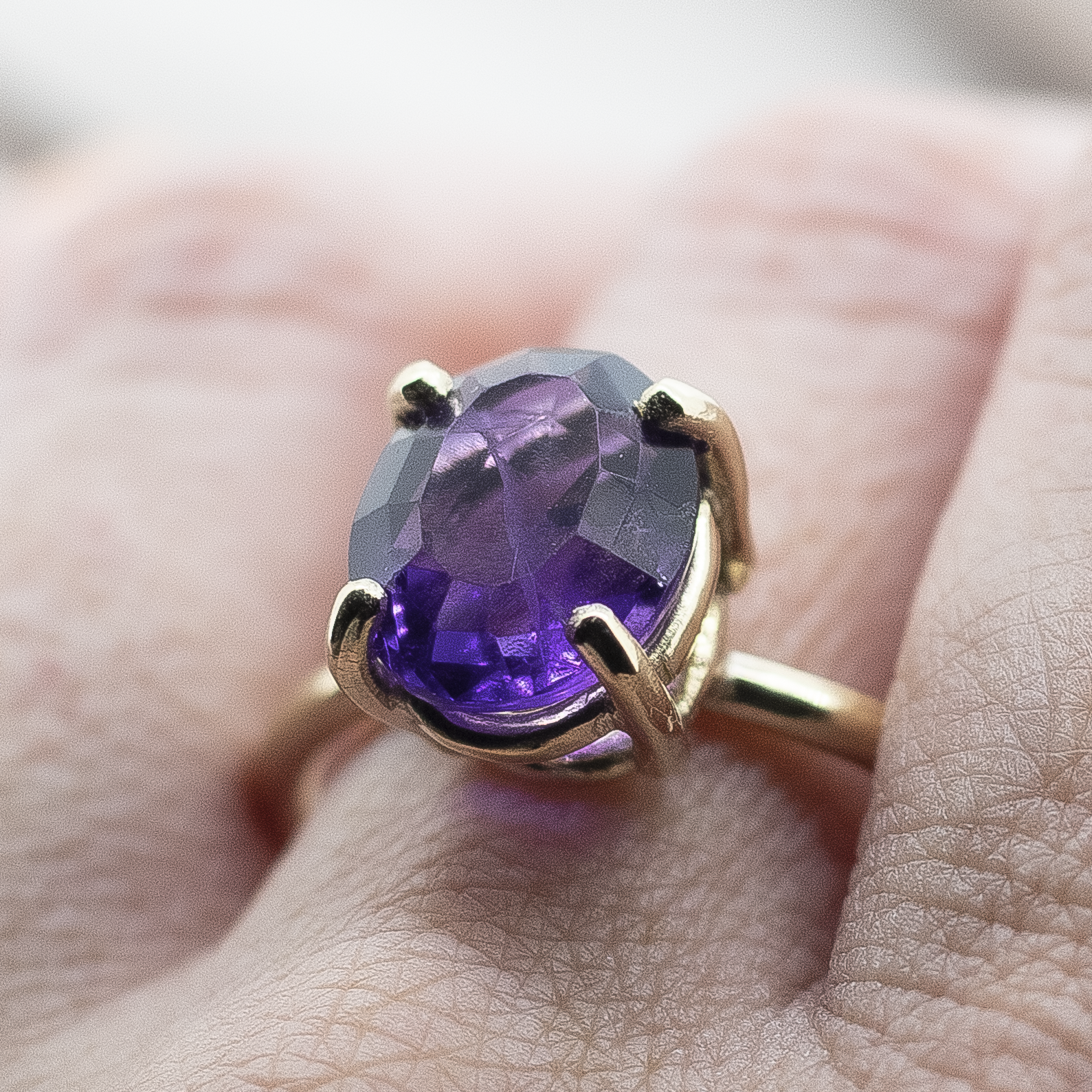 Gold Maxi Amethyst Ring – Skinny Wrists