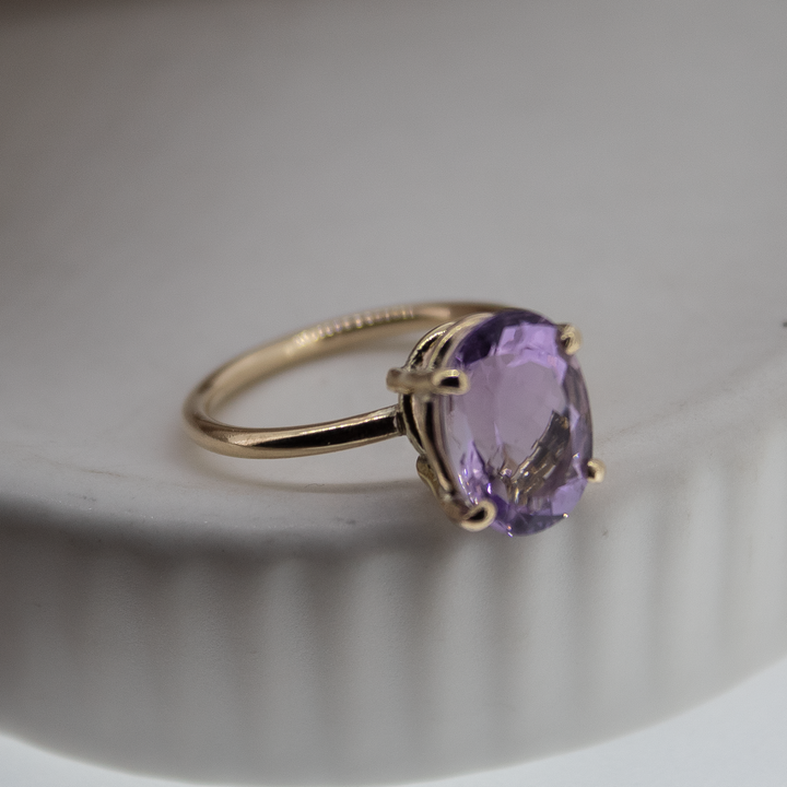 Gold Amethyst Oval Treasured Ring