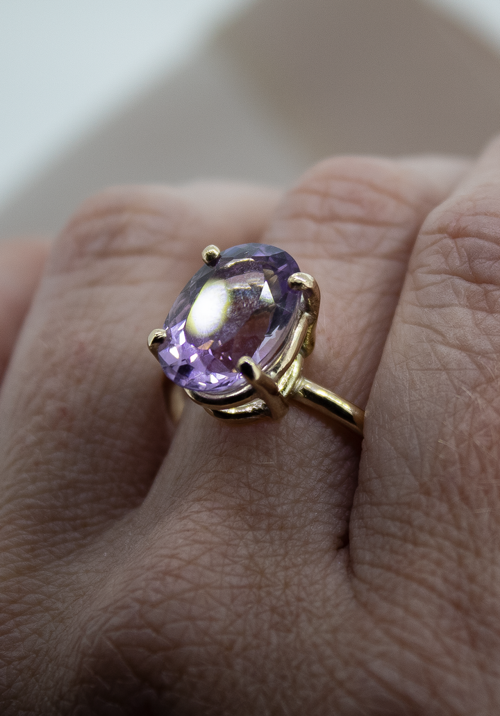 Gold Amethyst Oval Treasured Ring